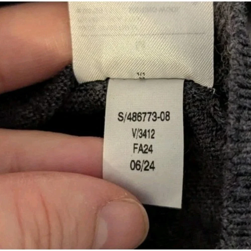 Banana Republic Men's Medium 100% Merino Wool Crew Neck Soft Sweater Dark‎ Gray